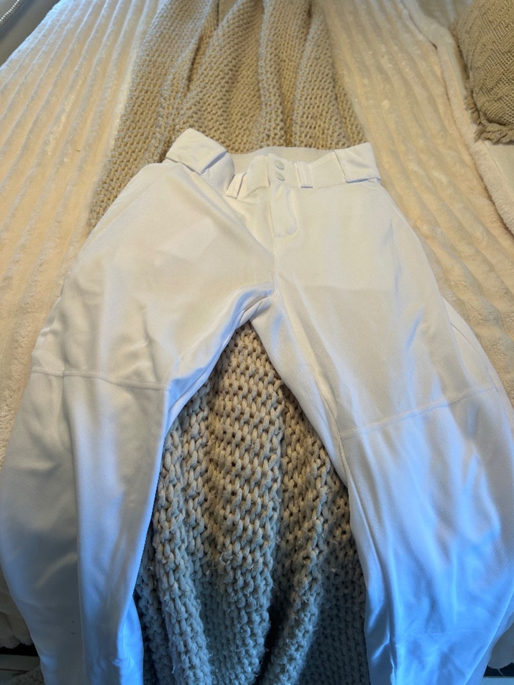Men’s bb pants size small never worn just took tags off